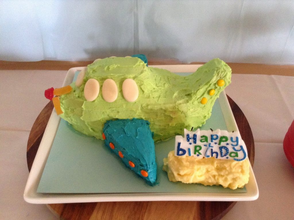 Plane birthday cake